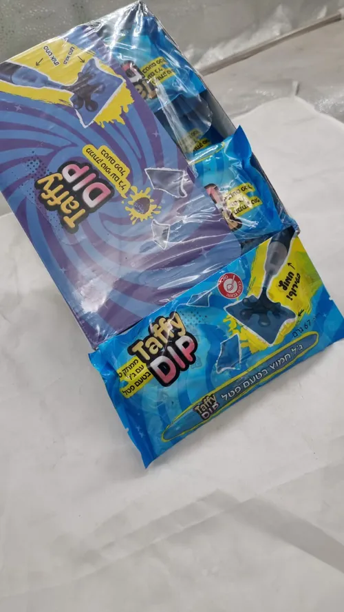 סוכריות גומי ועט ג'ל חמוץ